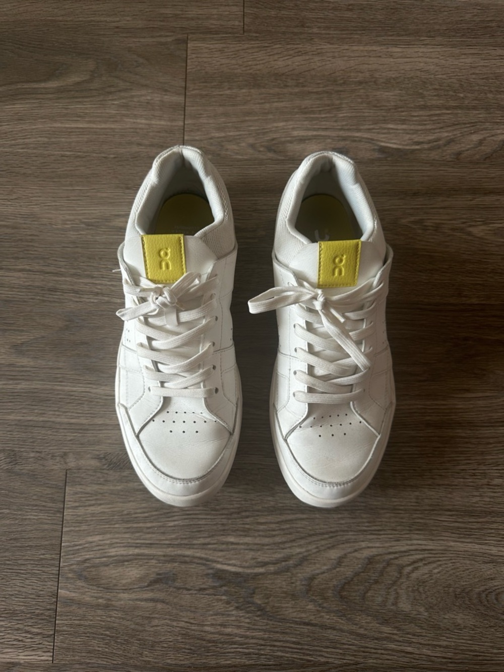 On Cloud x The Roger Men's White Sneakers - Picture 2 of 8